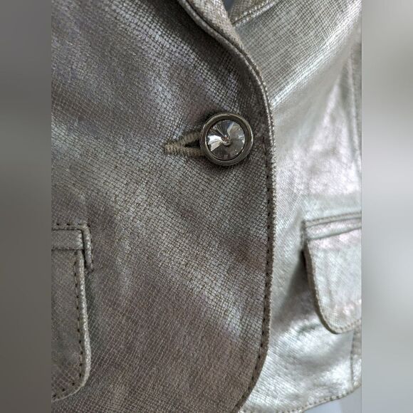 Phosphorus silver leather cropped jacket with cold shoulder accents - Picture 4 of 6